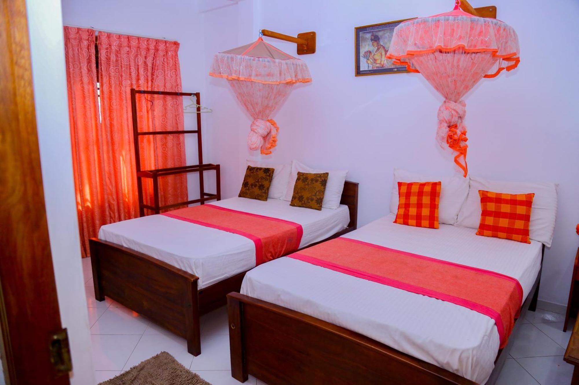 Canal Side Guest House Polonnaruwa Exterior photo